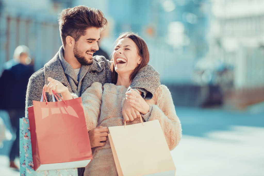 couple with gifts