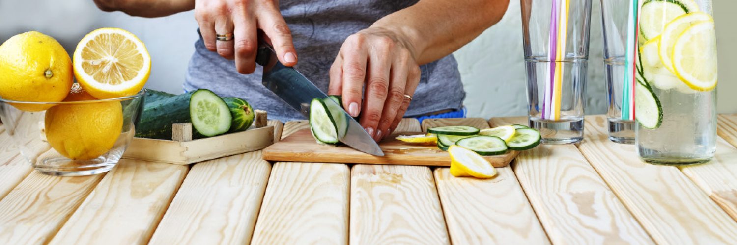 woman slicing vegetables